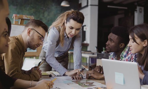 İYİ BİR LİDER OLMAK İÇİN 15 BECERİ görsel